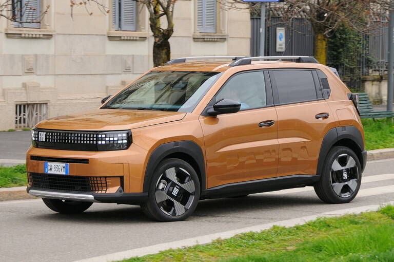 Fiat Grande Panda promossa come city car, bocciata sulla ricarica