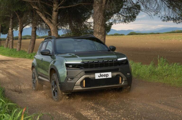 Jeep presenta la Avenger 2027: look aggiornato e novità ai motori