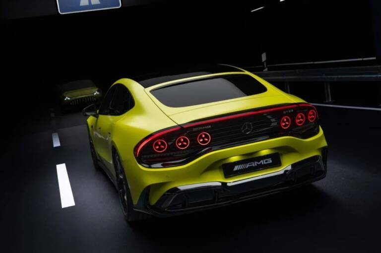 Mercedes-AMG GT 4-Door Coupé diventa elettrica: addio V8 e potenza fino a 1.169 CV