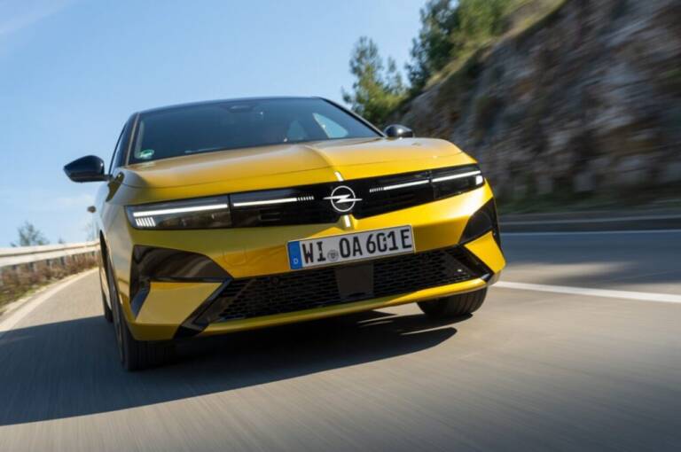Opel Astra si aggiorna: motorizzazioni e allestimenti per tutti i gusti