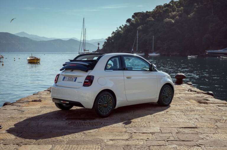 Fiat 500 Hybrid, aprono gli ordini per la serie limitata Dolcevita