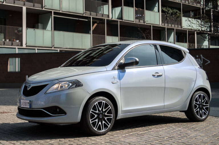 Lancia Ypsilon richiamata: la city car in pensione torna a fare notizia