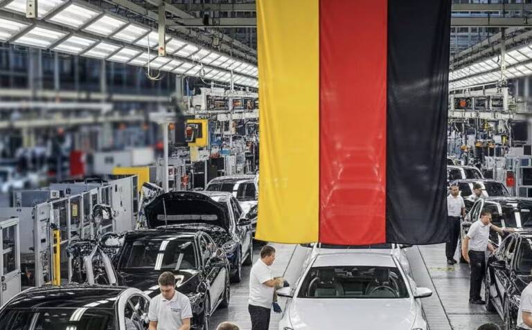 Auto tedesca, allarme rosso nell’indotto: investimenti in fuga e posti di lavoro a rischio