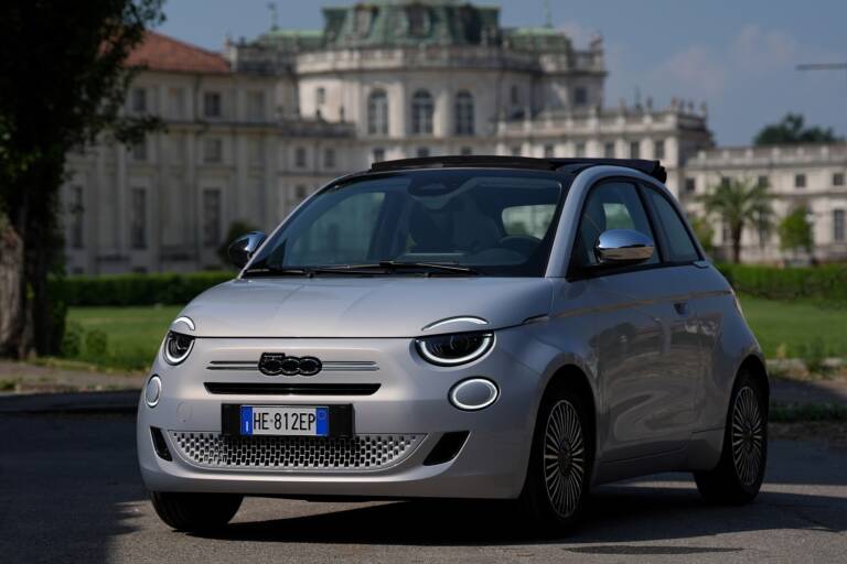 FIAT, doppia novità in gamma: la 500 Hybrid si fa Dolcevita, la 600 punta sul Turbo 100