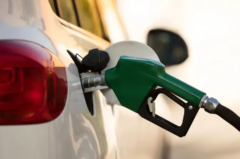 Accise carburante, il governo tace sugli sconti e i distributori aspettano