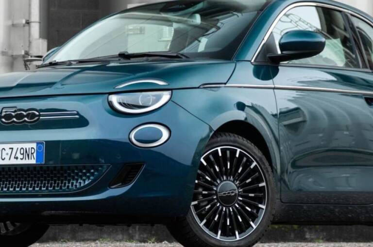 Nuova Fiat 500 a Mirafiori dal 2030: sarebbero quattro anni di cassa integrazione