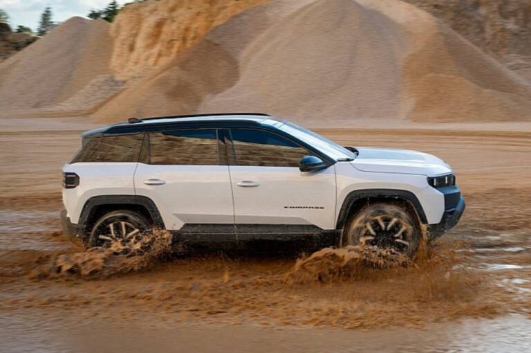 Jeep Compass 4xe, aperti gli ordini per l’elettrica prodotta a Melfi