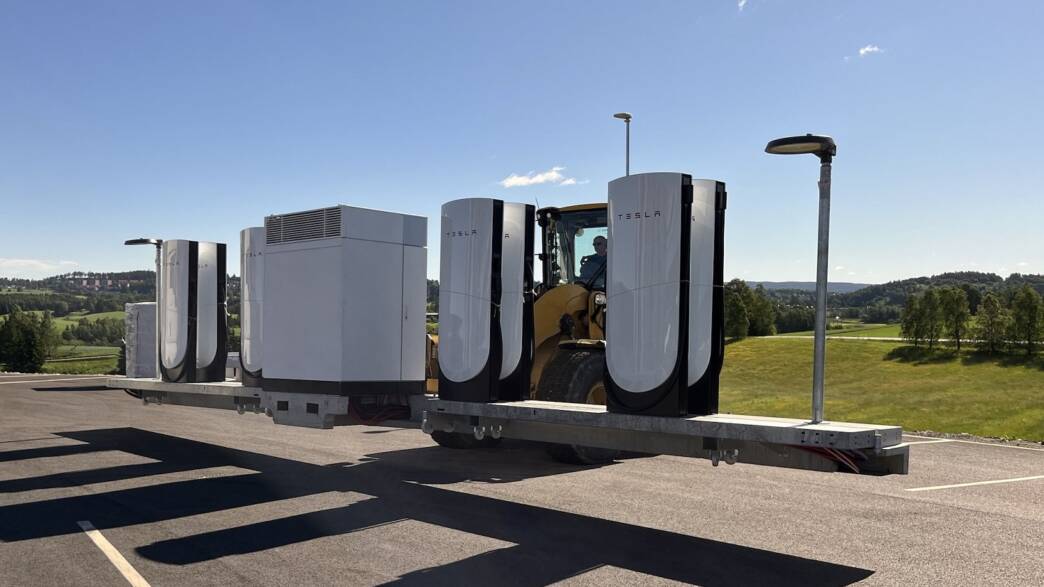 tesla supercharger pieghevole
