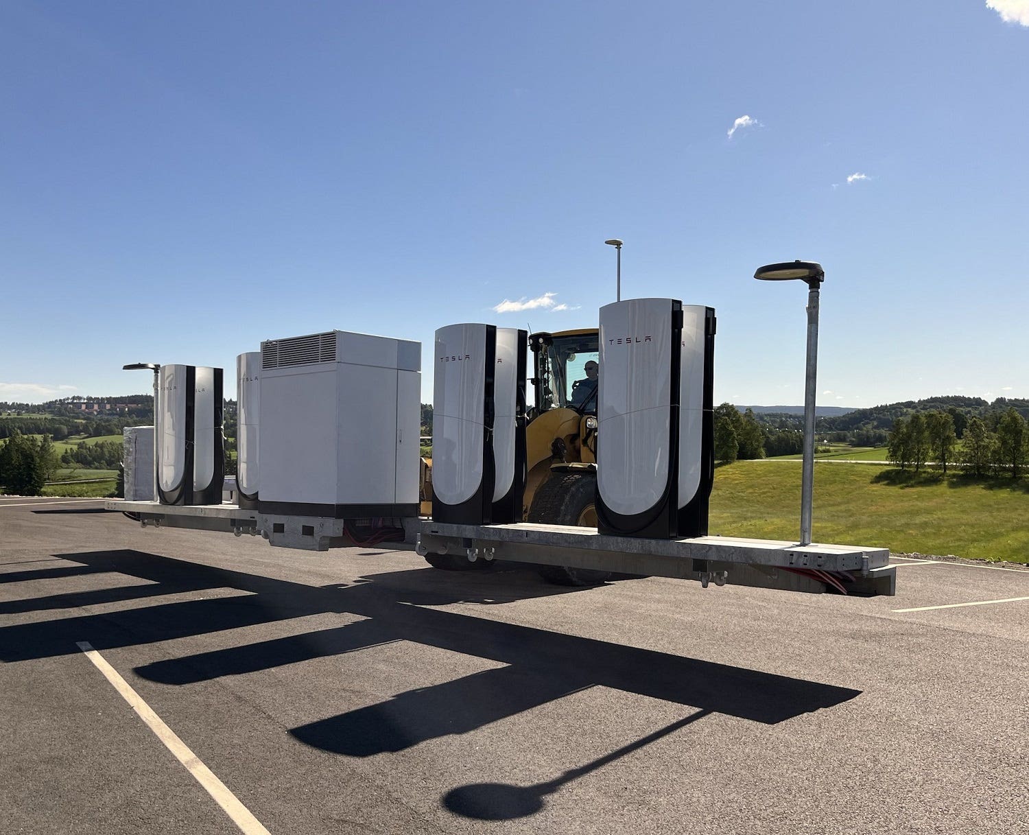tesla supercharger pieghevole