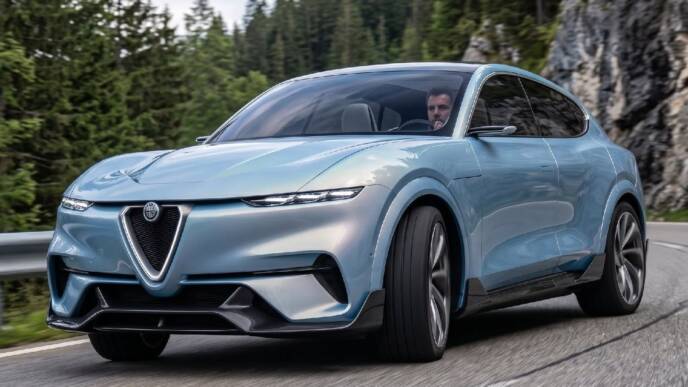 Alfa Romeo C-SUV render