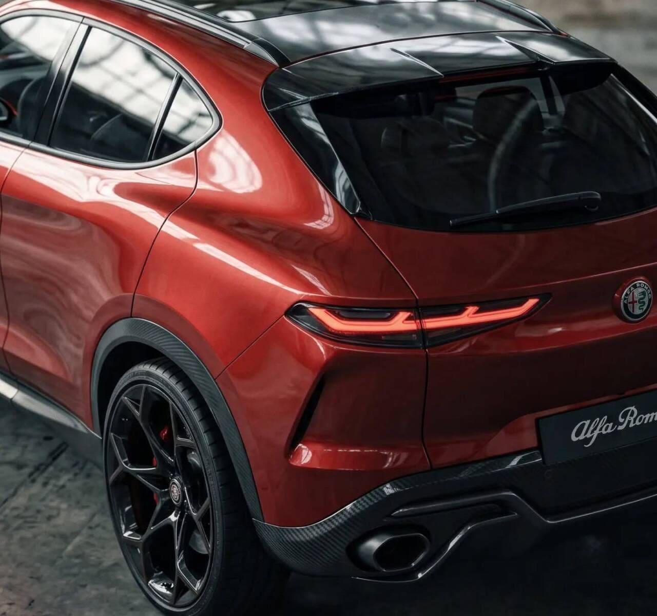 Alfa Romeo C-SUV render