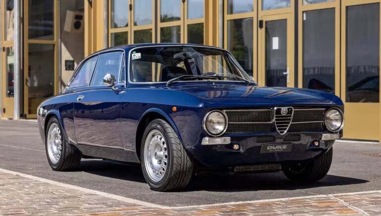Alfa Romeo Giulia GT 1300 Junior, 82 mila euro per un esemplare davvero fuori dal comune