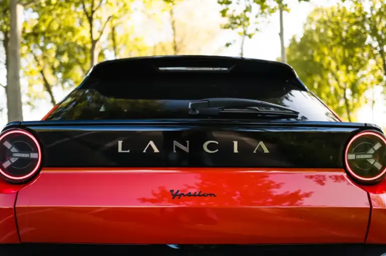 Lancia vende quasi meno di Ferrari: il rilancio è ancora utopia