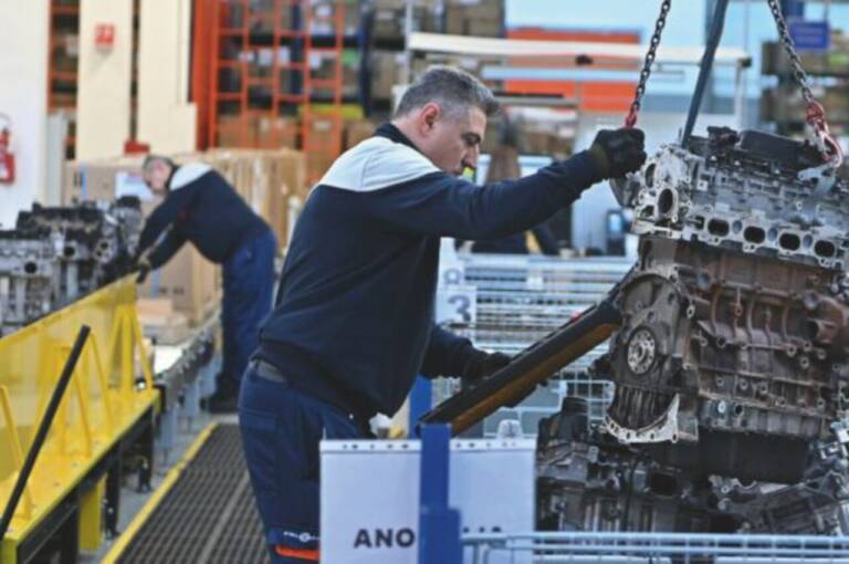 Solo 45 giorni di lavoro e circa settemila auto: il dramma di Stellantis Cassino