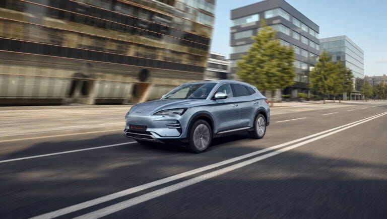 BYD SEAL U DM-i, ad agosto 3.600 euro di sconto e rate da 299 euro