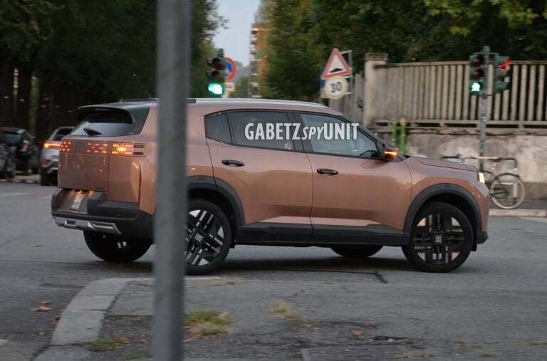 Fiat Grizzly Hybrid torna su strada, nuovi scatti mostrano un look inedito