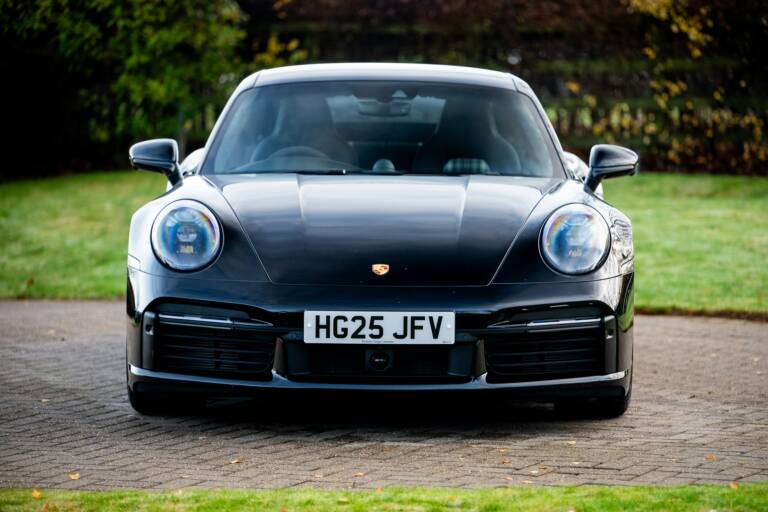 Porsche pensa al rialzo del muso automatico: il sistema arriva troppo tardi
