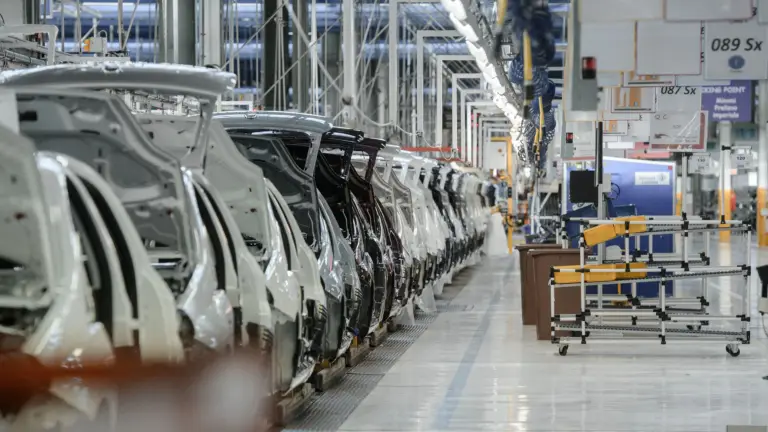 Stellantis ferma di nuovo Melfi, il futuro dello stabilimento preoccupa