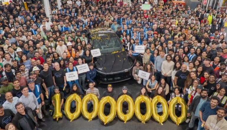Tesla supera quota 10 milioni: una Model Y nera firma lo storico traguardo