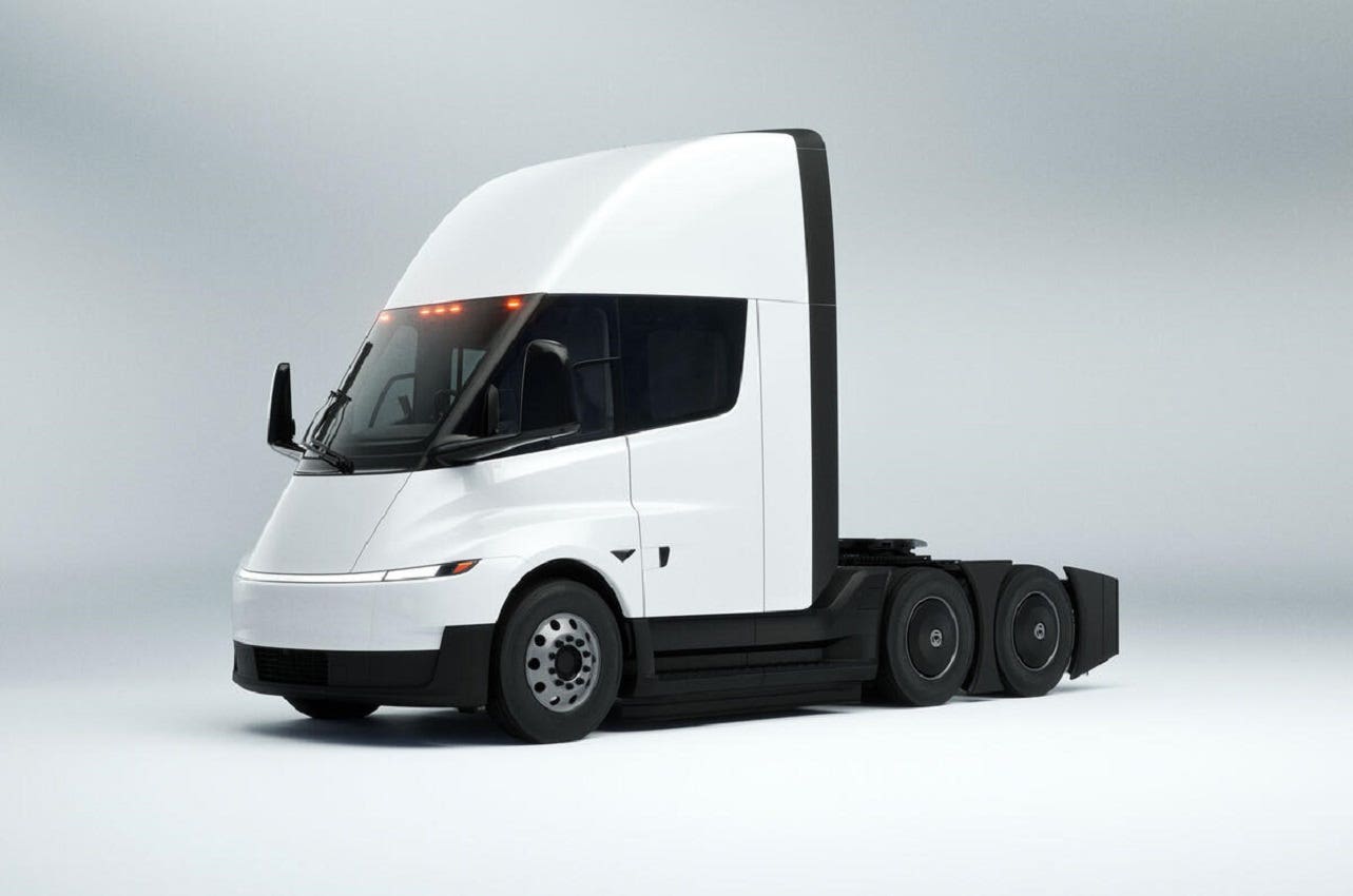 Tesla presenta il Semi in Europa con autonomia fino a 800 km e design futurista, immagine di approfondimento