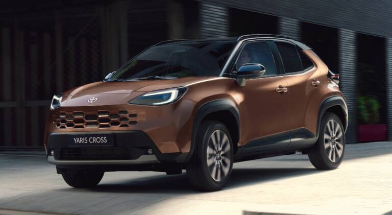 Toyota Yaris Cross Full Hybrid, maxi bonus da 4.650 euro: ad agosto il prezzo scende a 24.950 euro
