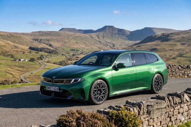 BMW, le station wagon esistono ancora: è tempo della i3 Touring