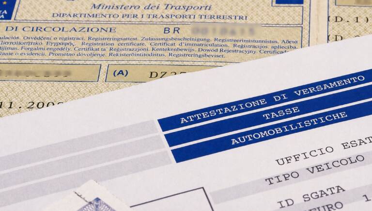 Bollo auto, torna l’ipotesi abolizione: il nodo è un buco da 7,5 miliardi