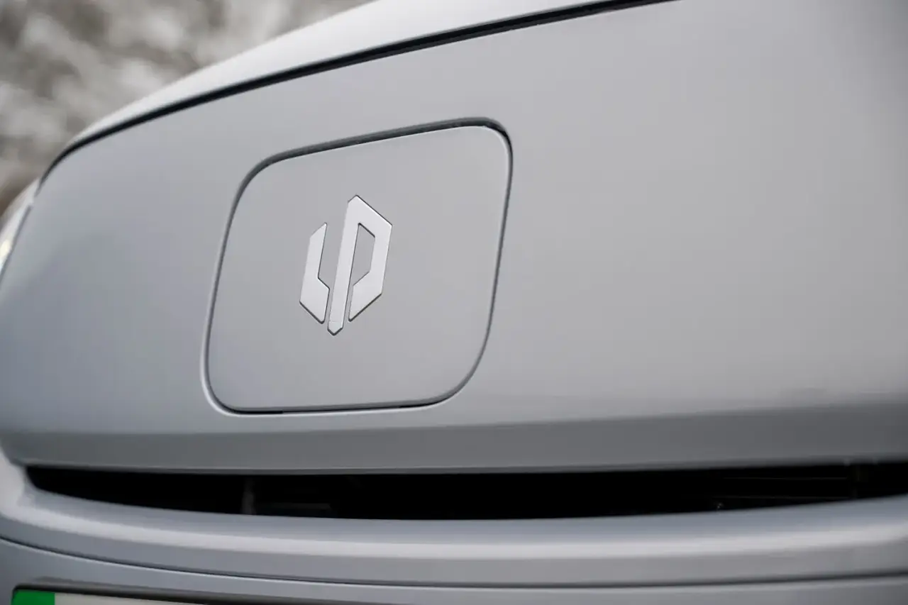 leapmotor badge