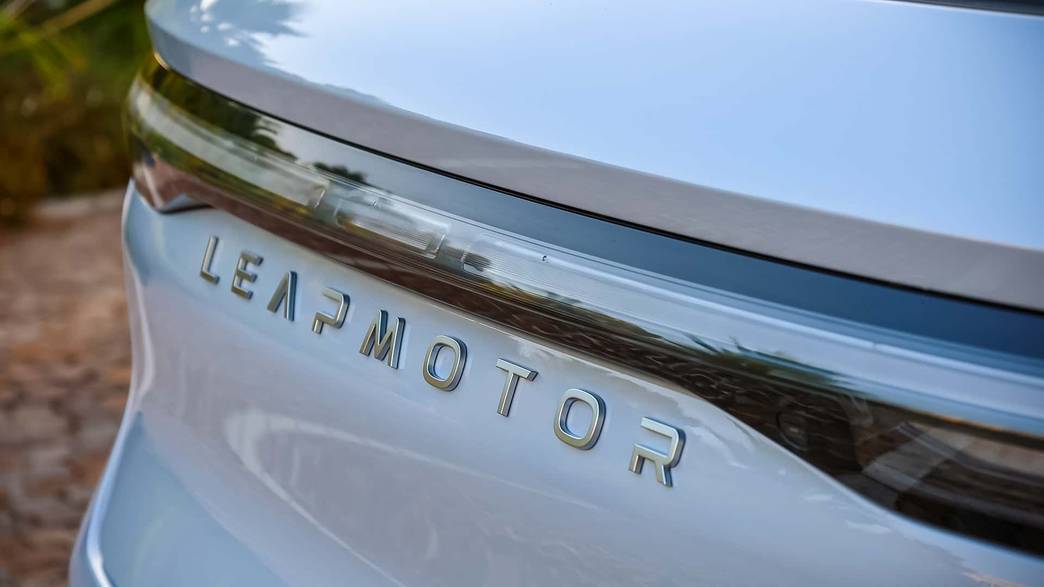 leapmotor badge