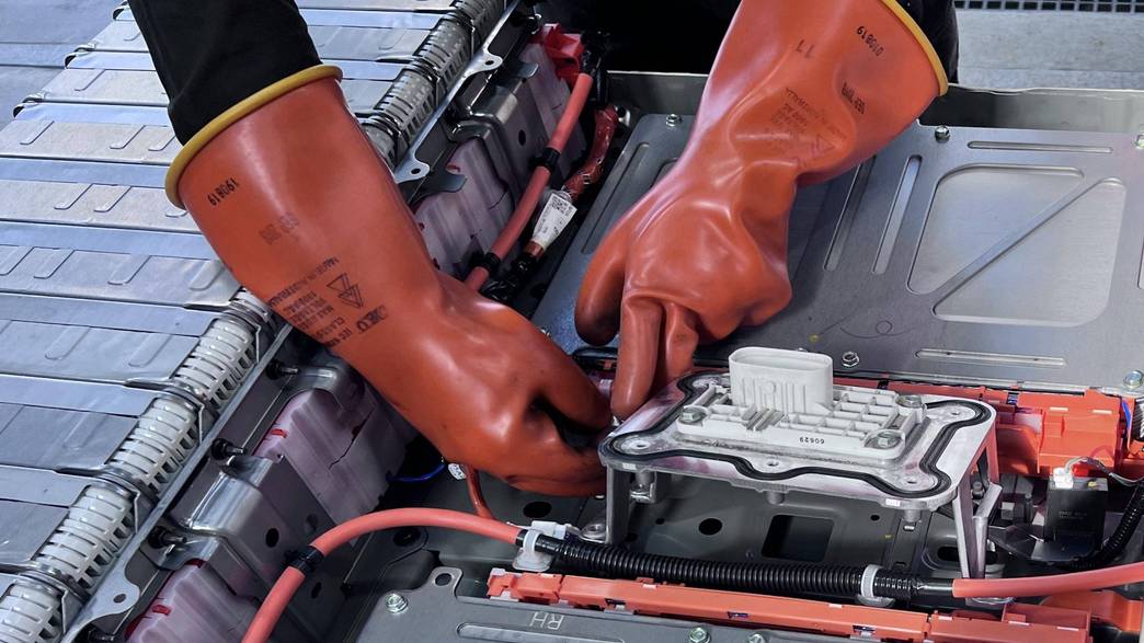 riparazione auto elettrica