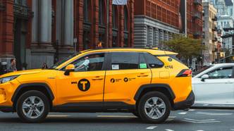 taxi, toyota RAV4 ibrida