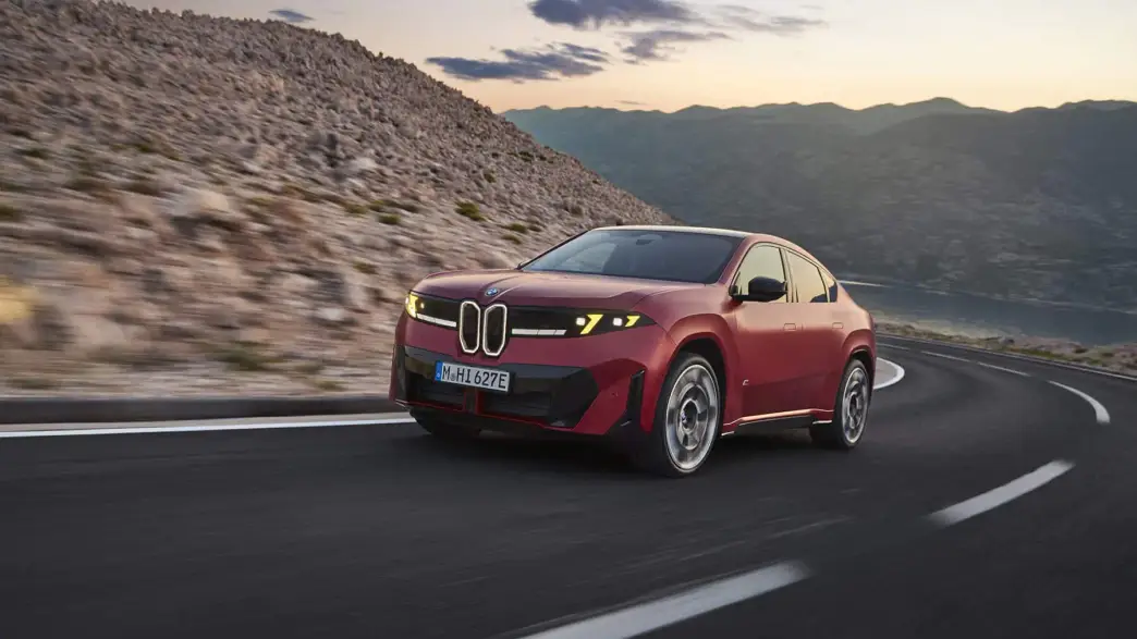 BMW iX4